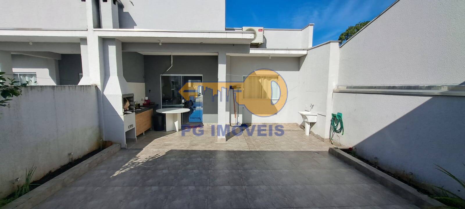 Casa à venda com 4 quartos, 180m² - Foto 28
