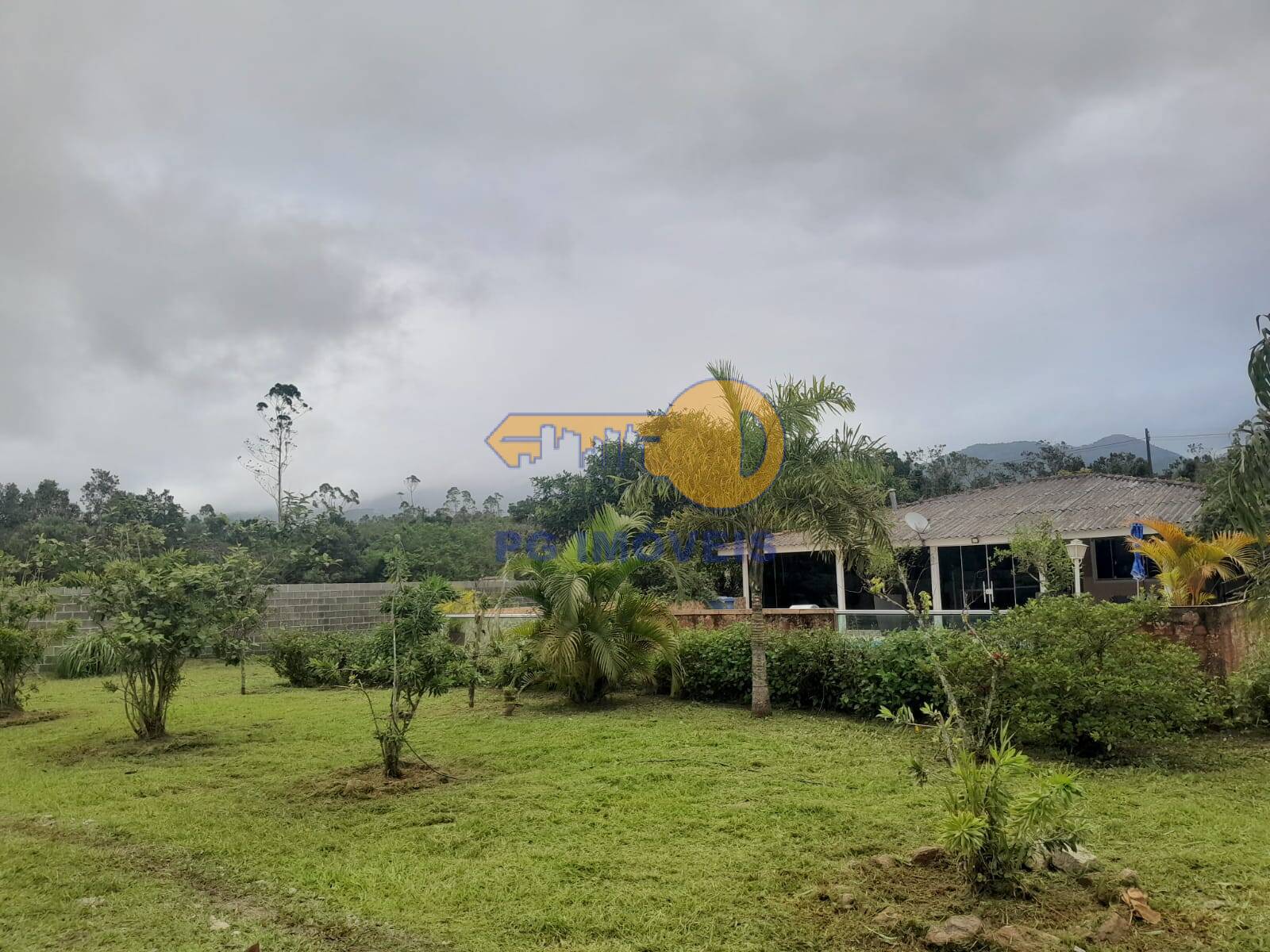 Chácara, 4 quartos, 5947 m² - Foto 1